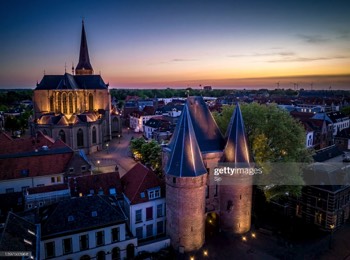 Koornmarktspoort en Bovenkerk in Kampen