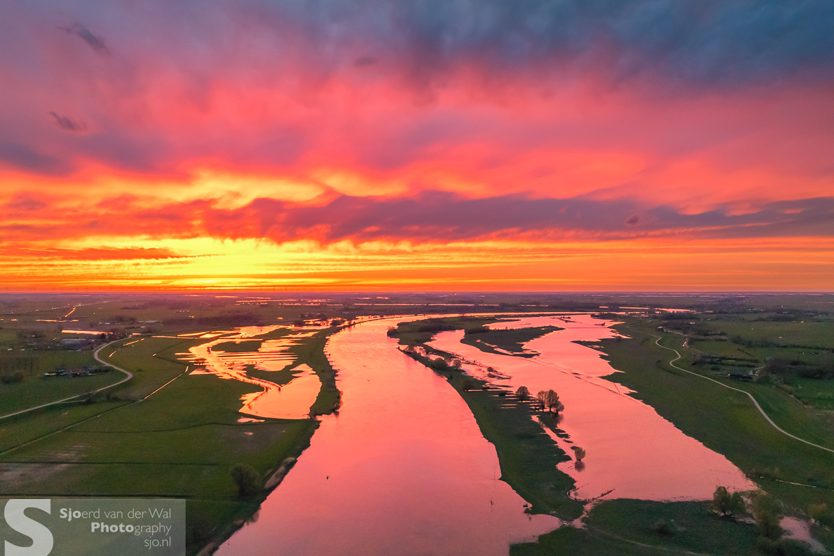Zonsondergang over de IJssel